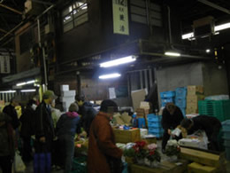 12月3日(土)に市場開放フェアが開催されました。