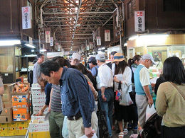 ６月４日(土)に市場開放フェアが開催されました。