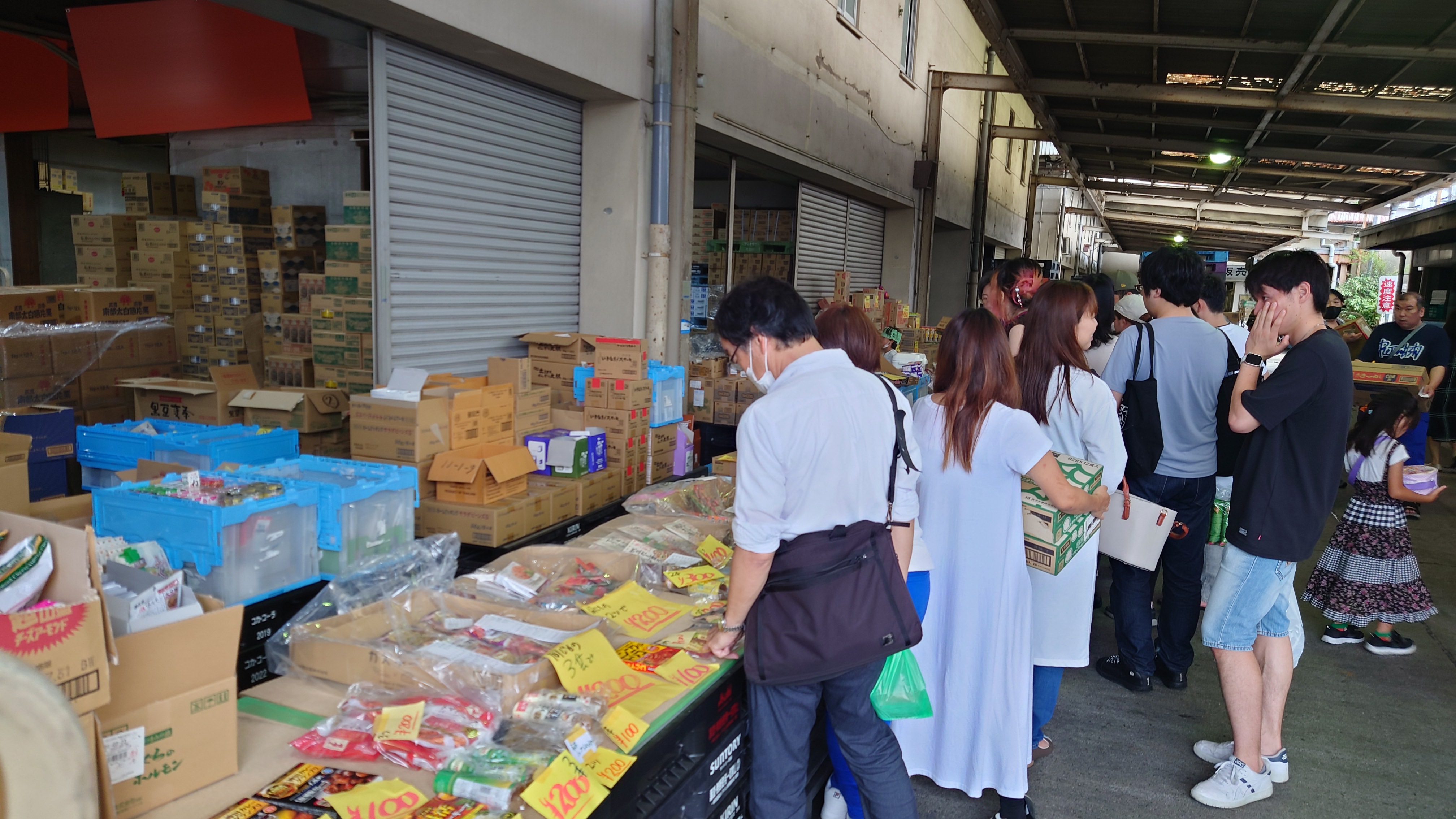 食品館　販売風景.JPG