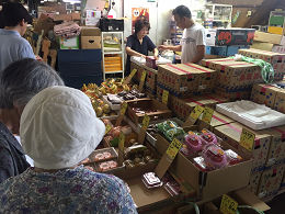 7月7日土曜日市場開放フェアが開催されました。