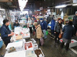 ２月６日（土）に市場開放フェアが開催されました。